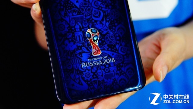 微浮雕+四维渐变 vivo X21世界杯版图赏